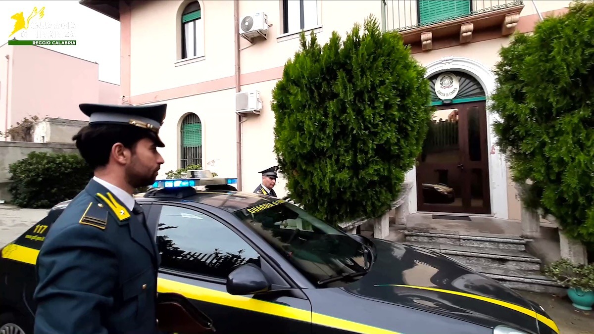 (VIDEO) Sequestrati beni per quasi un milione di euro a un imprenditore della Locride - 