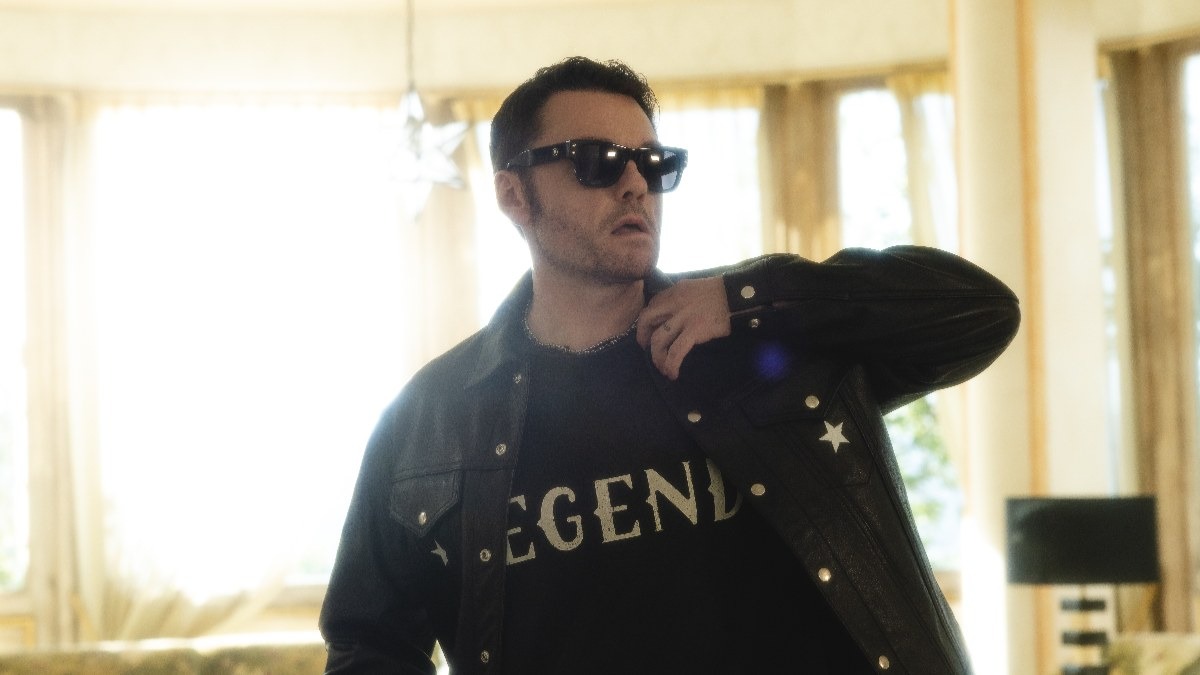 A tre anni dall’ultimo album, Tiziano Ferro torna con il nuovo disco di inediti “SONO UN GRANDE” -