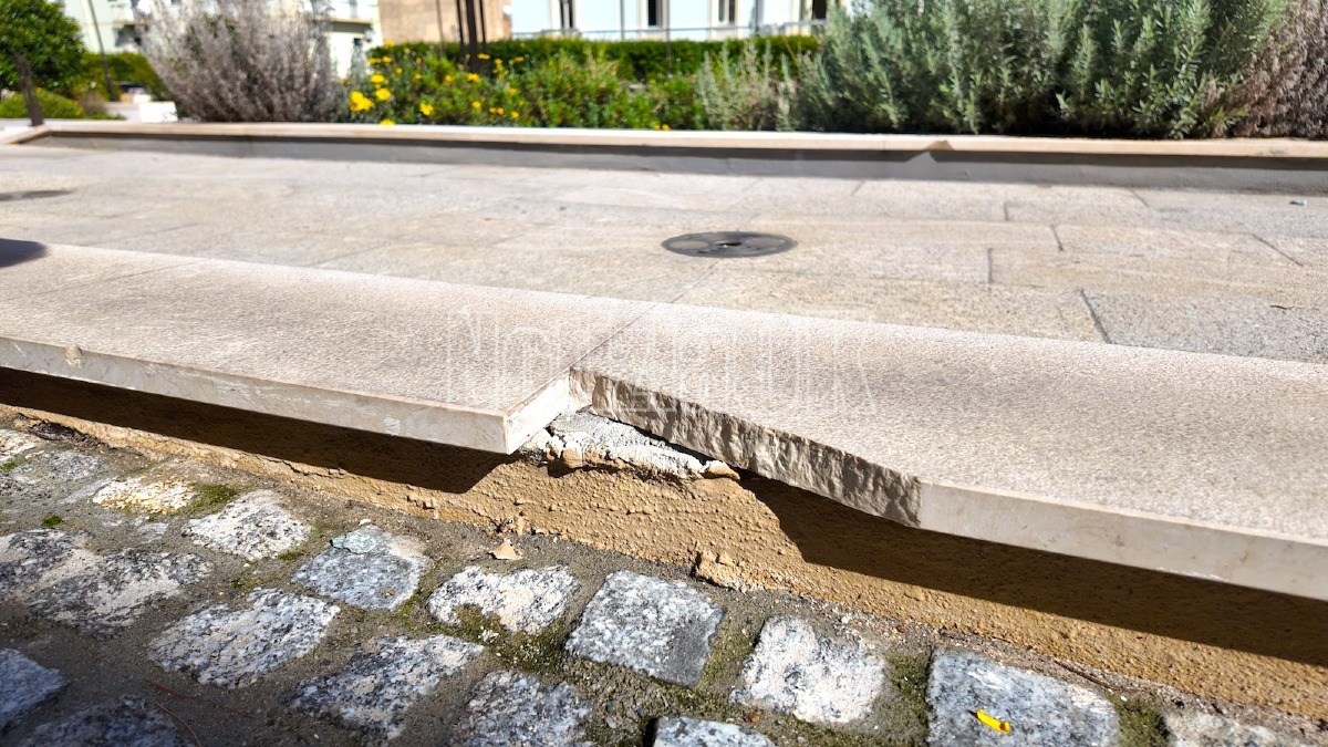 Crotone, l’anfiteatro del Vincenzo Scaramuzza inizia a perdere pezzi -