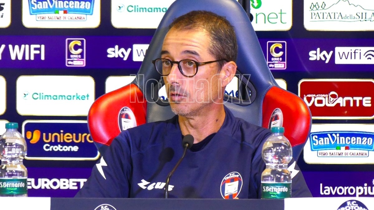 Cavese-Crotone, Longo carica la squadra: “Serve fame e concentrazione fino all’ultimo minuto” -