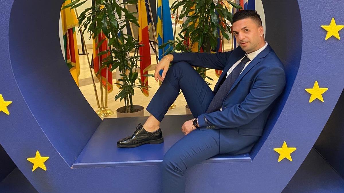 «Non è solo scuola»: Raffaele Capperi e le discriminazioni sul lavoro. «Il bullismo esiste anche tra adulti » -  