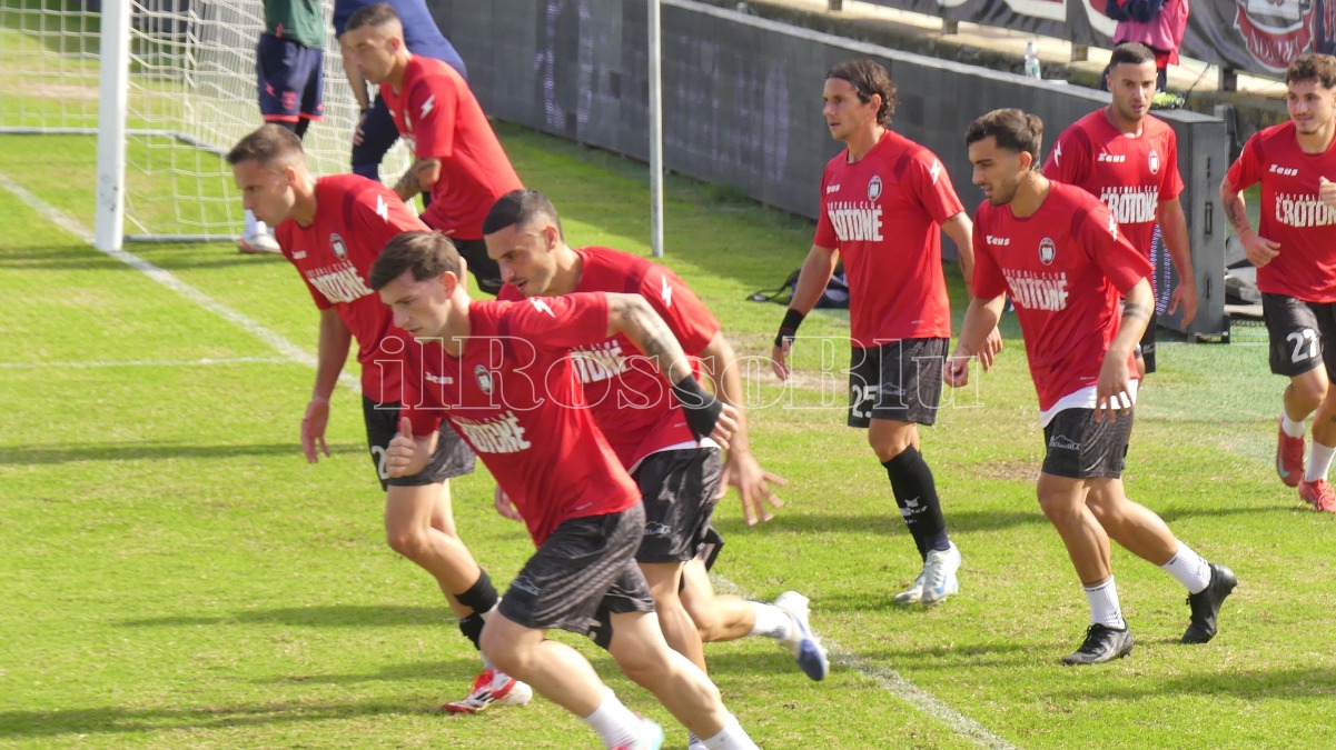 Crotone Calcio, si torna subito a lavoro: martedì appuntamento allo Scida - 