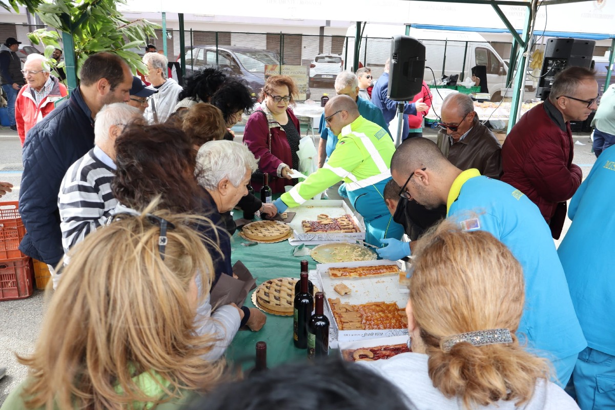 (Foto) Crotone - Profumo di caldarroste e tradizione: torna la Festa della Castagna - 