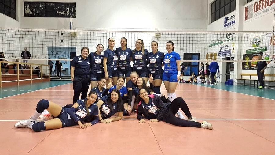 La Pallavolo Cutro domina il Lamezia: la squadra riparte con energia e determinazione -