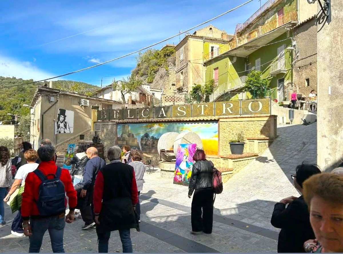 Boom di turisti a Belcastro, il “Borgo delle Favole” -
