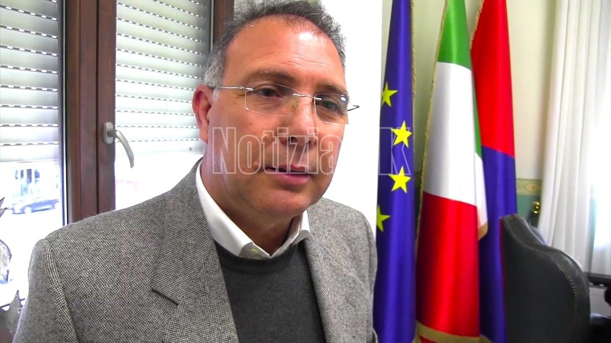 Strappo nella maggioranza a Crotone: Ioppoli si affida ai legali -