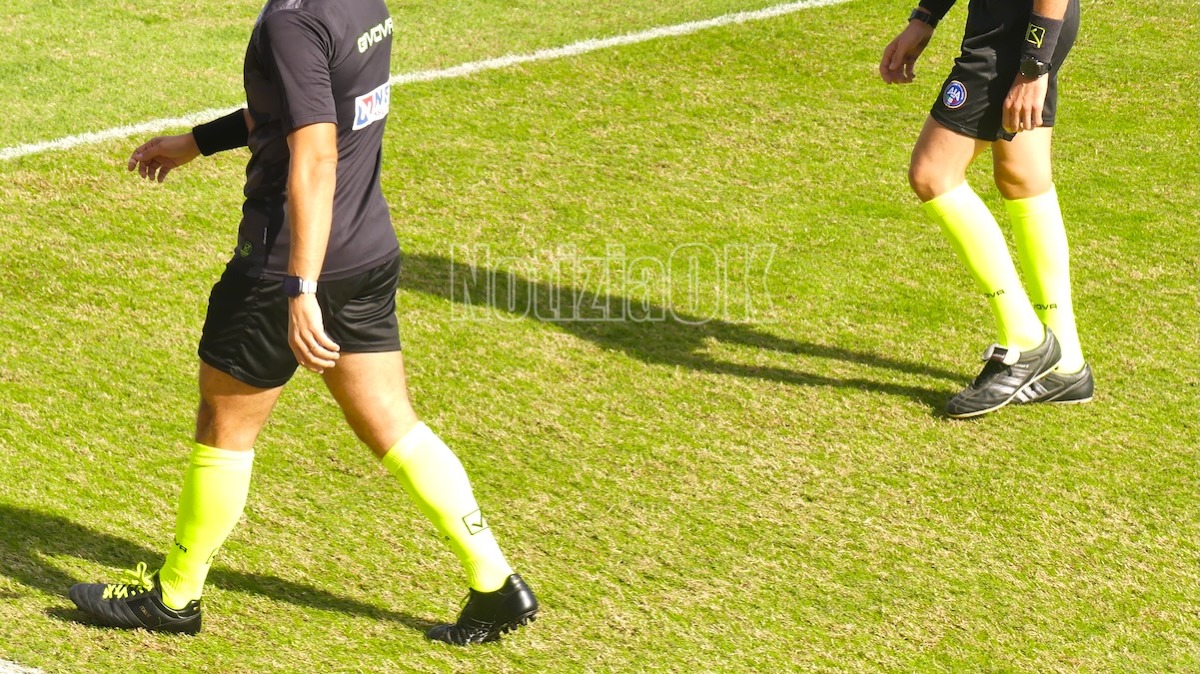 Crotone verso la sfida con il Trapani: ecco arbitro e assistenti designati -  