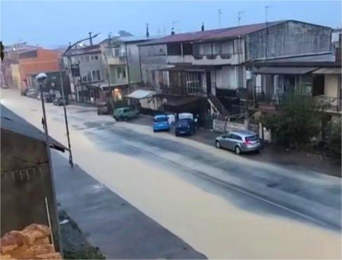 Allerta maltempo, disagi e allagamenti nel crotonese e nel catanzarese -