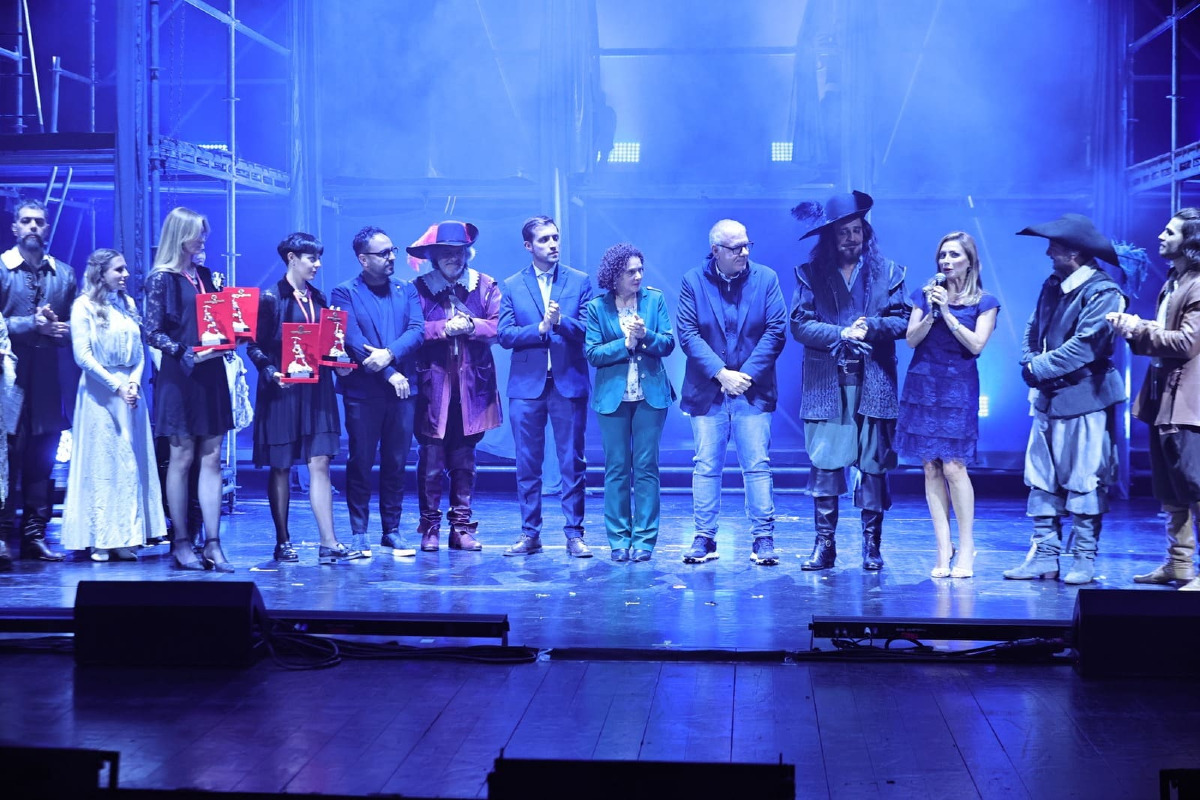 Catanzaro - Standing ovation per “I Tre Moschettieri” -