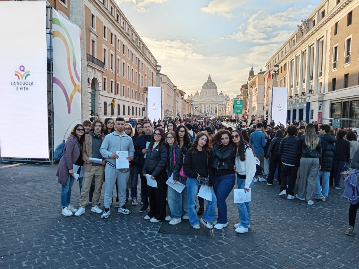 Crotone - Il liceo Gravina al Giubileo del mondo educativo -