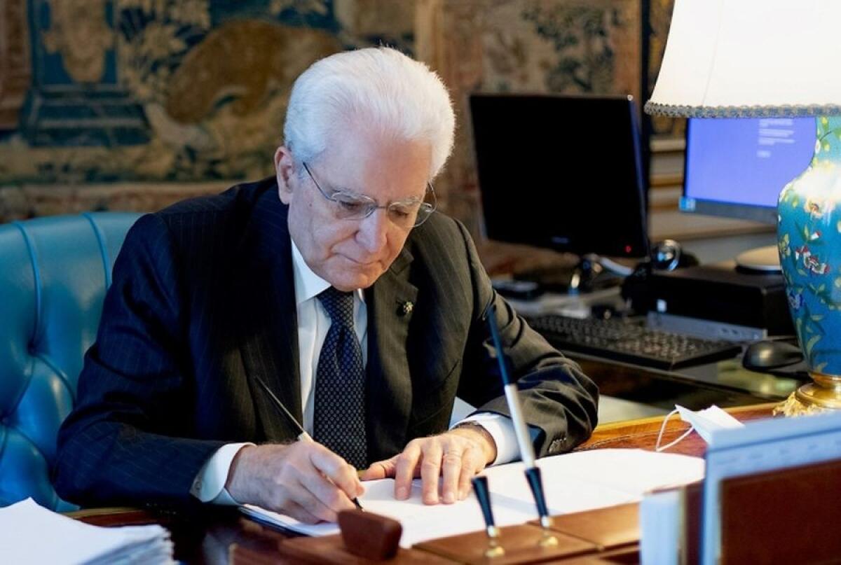 Festa di San Francesco, Mattarella promulga la legge ma chiede correttivi: “Aspetti critici, c’è anche Santa Caterina” - 
