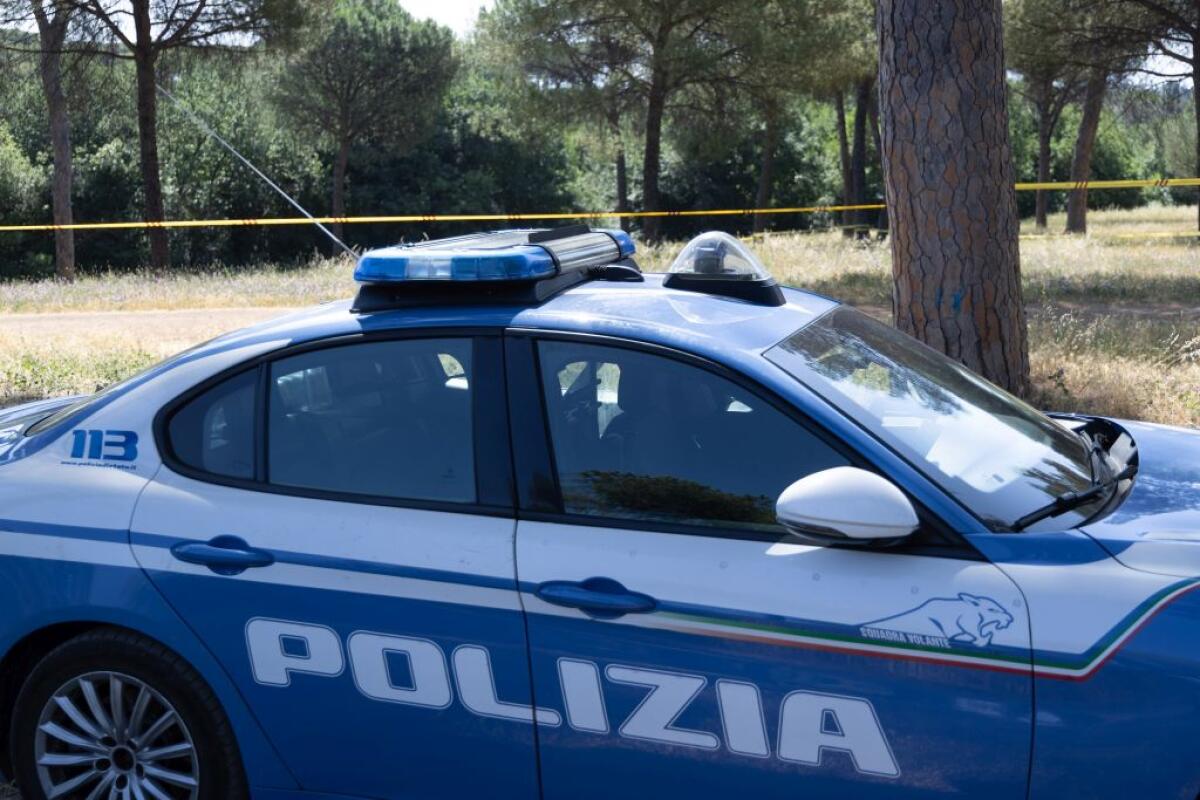 Attentato dinamitardo a un esercizio commerciale, blitz della Polizia di Stato a Ostia -