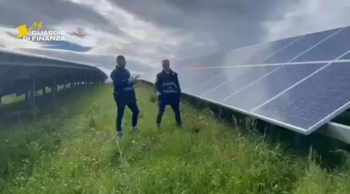 Scoperta frode di 5 milioni su incentivi pubblici agli impianti fotovoltaici -