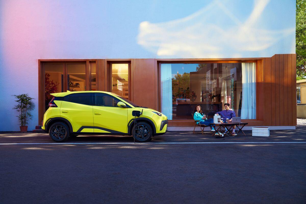 Vehicle to Load di BYD, quando l’auto diventa una fonte di energia -