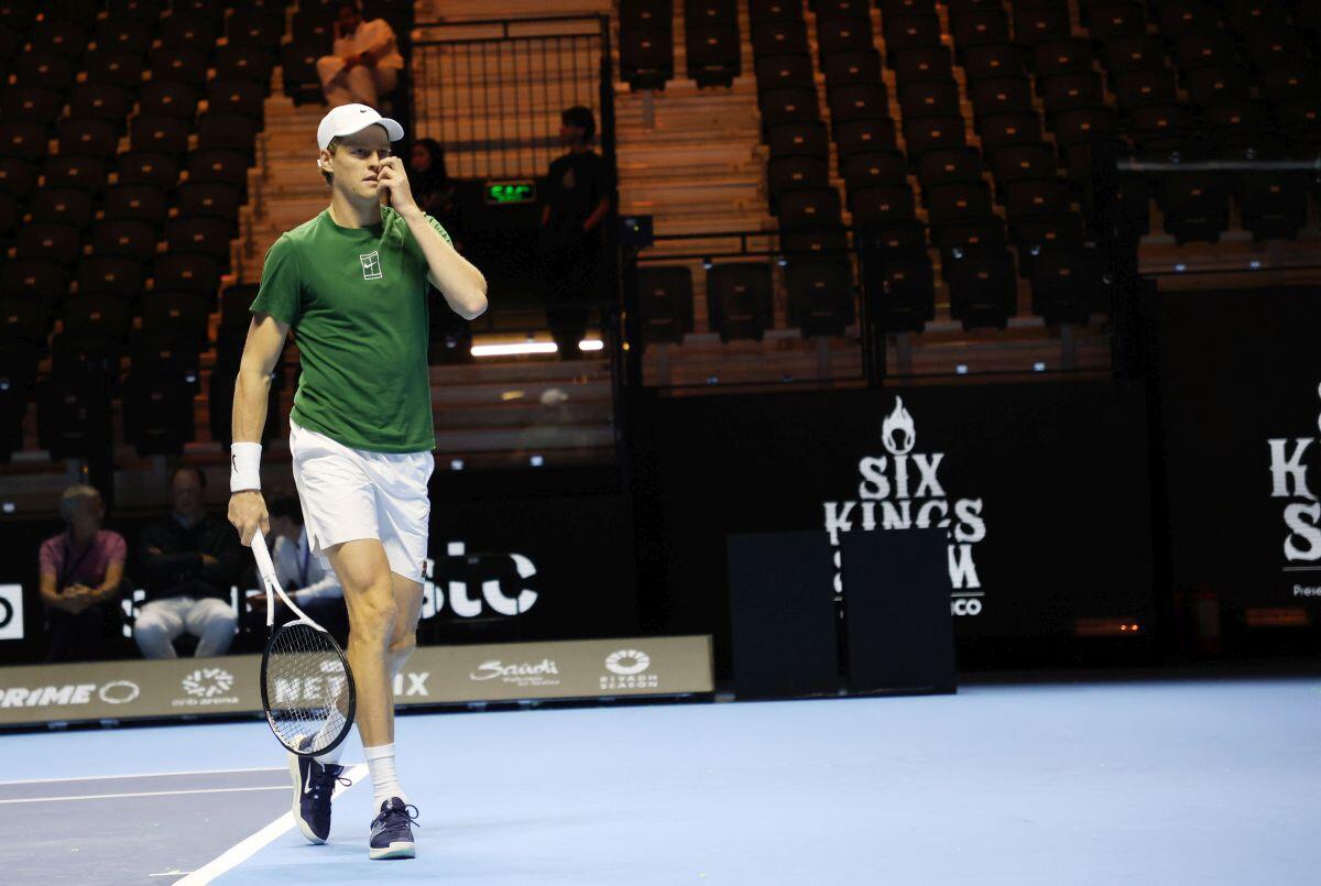 Sinner batte Tsitsipas, ora sfida Djokovic al Six Kings Slam -