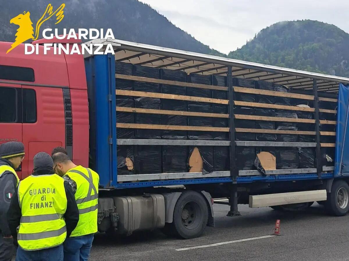 Sequestrate 15 tonnellate di tabacco alla frontiera di Tarvisio -