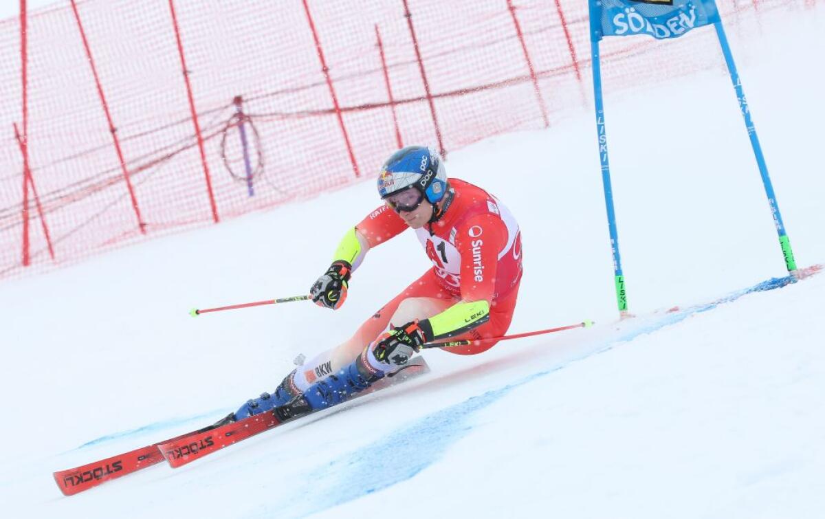 Marco Odermatt vince il primo gigante di Coppa del Mondo a Soelden -
