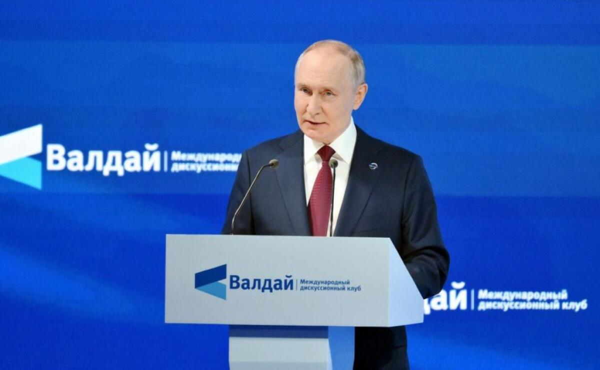 Putin “Trump sta facendo molto per risolvere crisi complesse” -