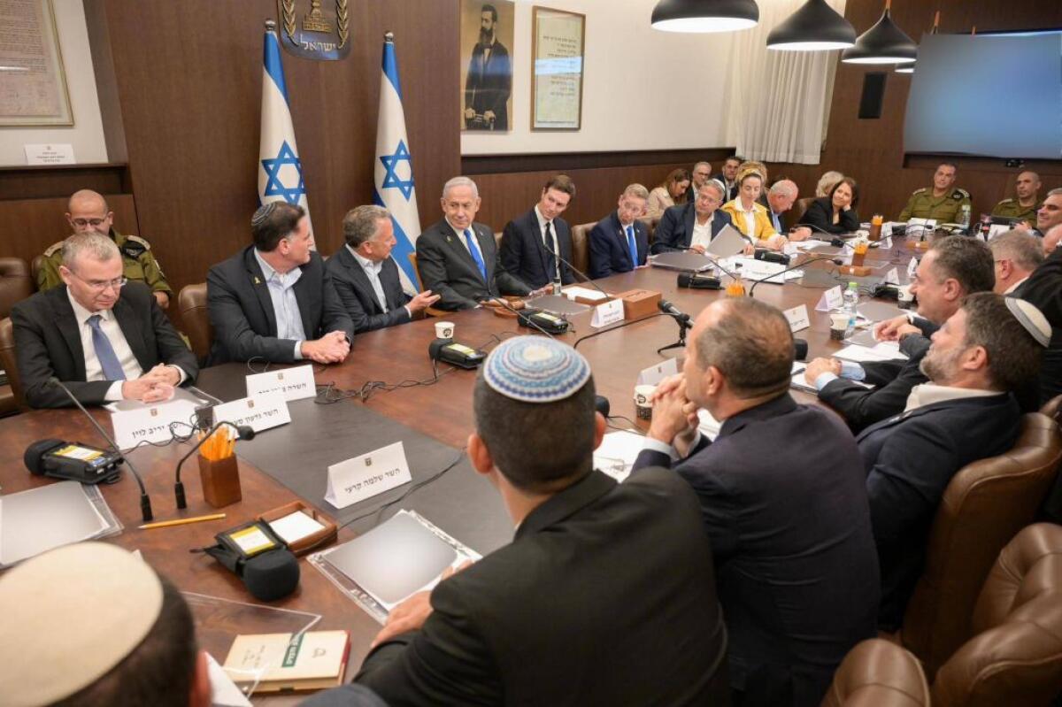 Il Governo di Israele approva l’accordo, a Gaza è in vigore il cessate il fuoco. Media: “Trump lunedì parlerà al Parlamento israeliano” - 