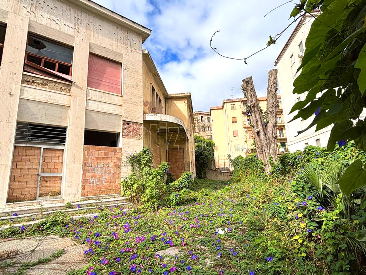 Ex-Dispensario-Asp-Crotone-Corso-messina-(Redazione-28.10.2025)4