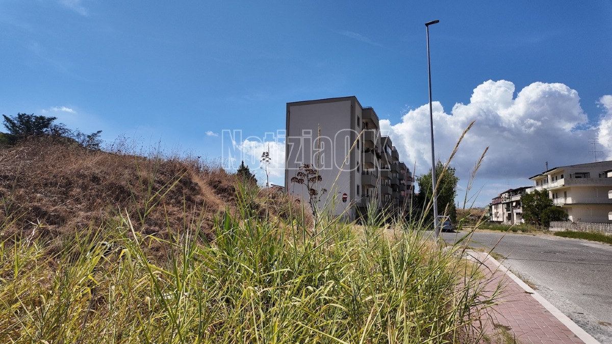 Crotone: Allarme Comitato Tufolo-Farina: rischio perdita fondi per gli alloggi sociali di via Israele -  