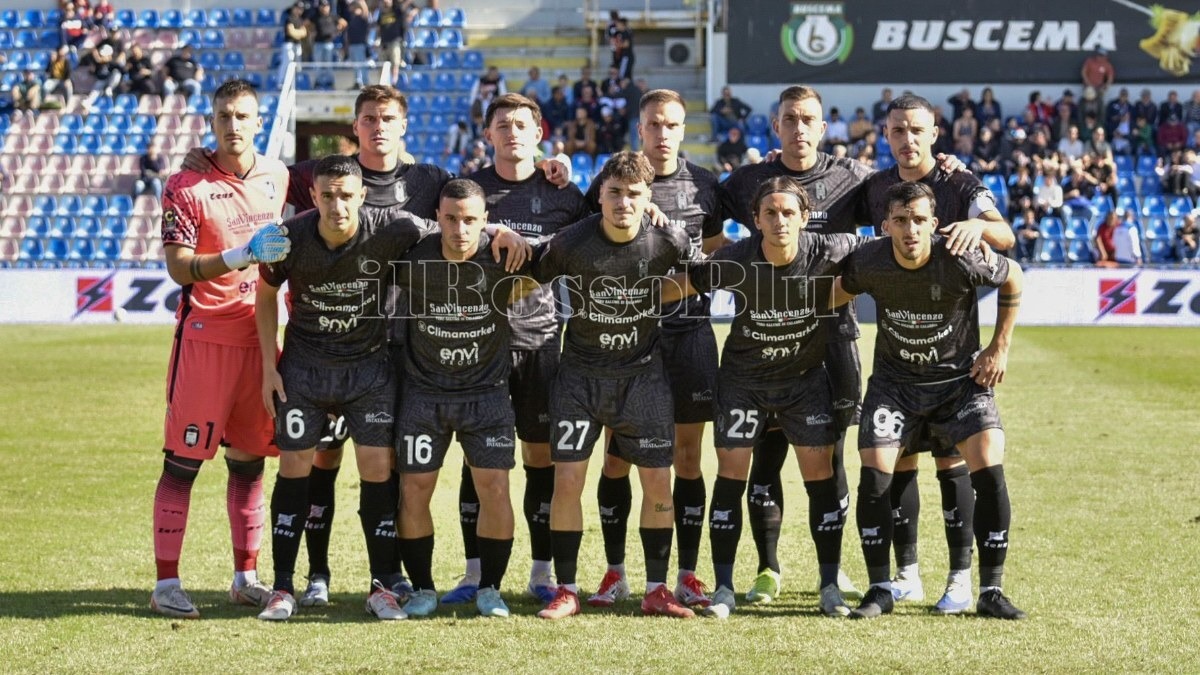 #CrotoneGiugliano | Le formazioni: Longo lancia Groppelli e Berra al primo minuto  - 