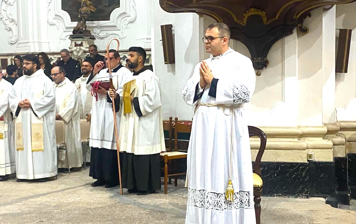 Mesoraca, don Francesco Foresta ordinato sacerdote nella vigilia di Tutti i Santi -