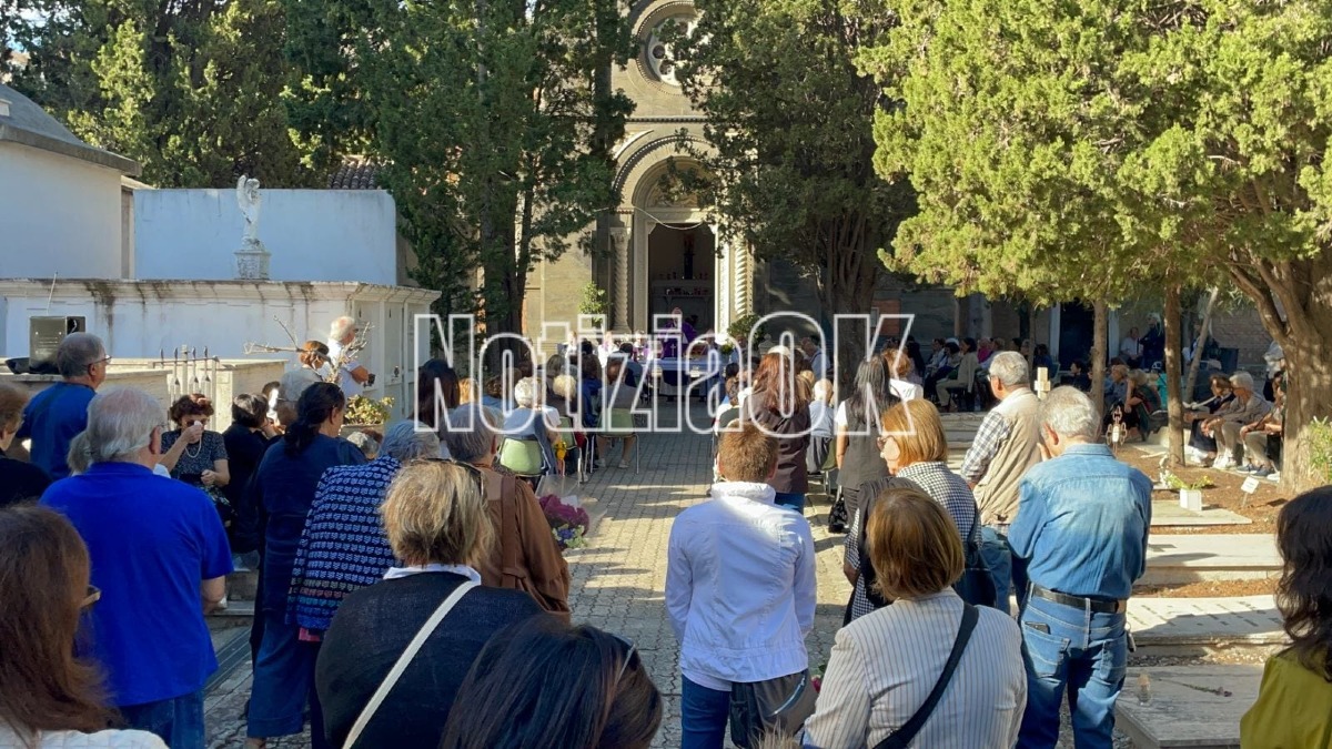 Commemorazione dei Defunti a Crotone, l’Arcivescovo Torriani: “Ricordare è custodire la vita” - 