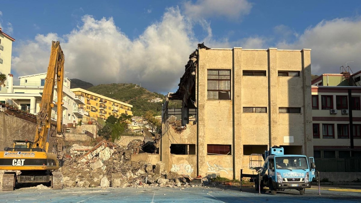 Nuova vita per lo sport a Paola: via la vecchia palestra, nascerà una struttura moderna - 