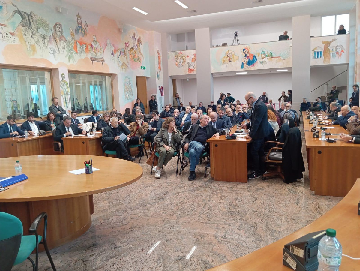 Cosenza, il Consiglio comunale dice no allo spostamento dell’Ospedale Hub - 