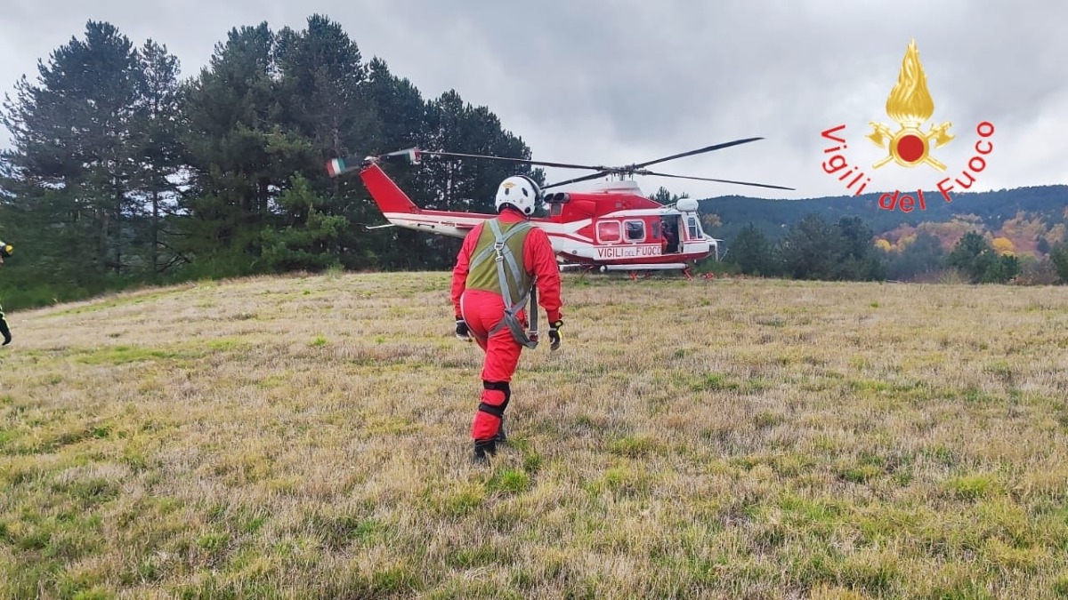 Escursionista si perde nei boschi: ritrovato dai Vigili del Fuoco - 