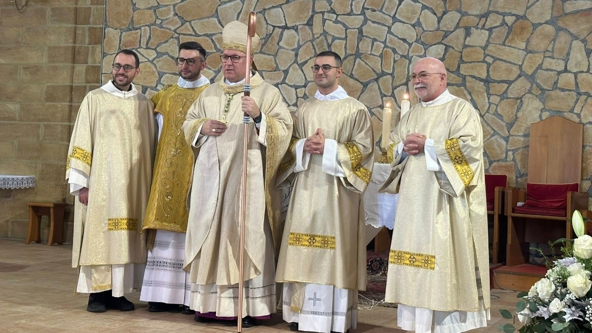 Isola di Capo Rizzuto celebra il nuovo diacono Giuseppe Bentivoglio - 