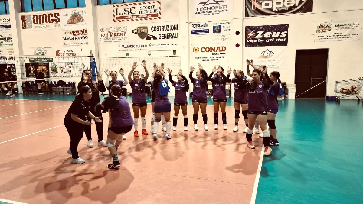 La Pallavolo Cutro ritorna al successo dopo un match da incorniciare - 