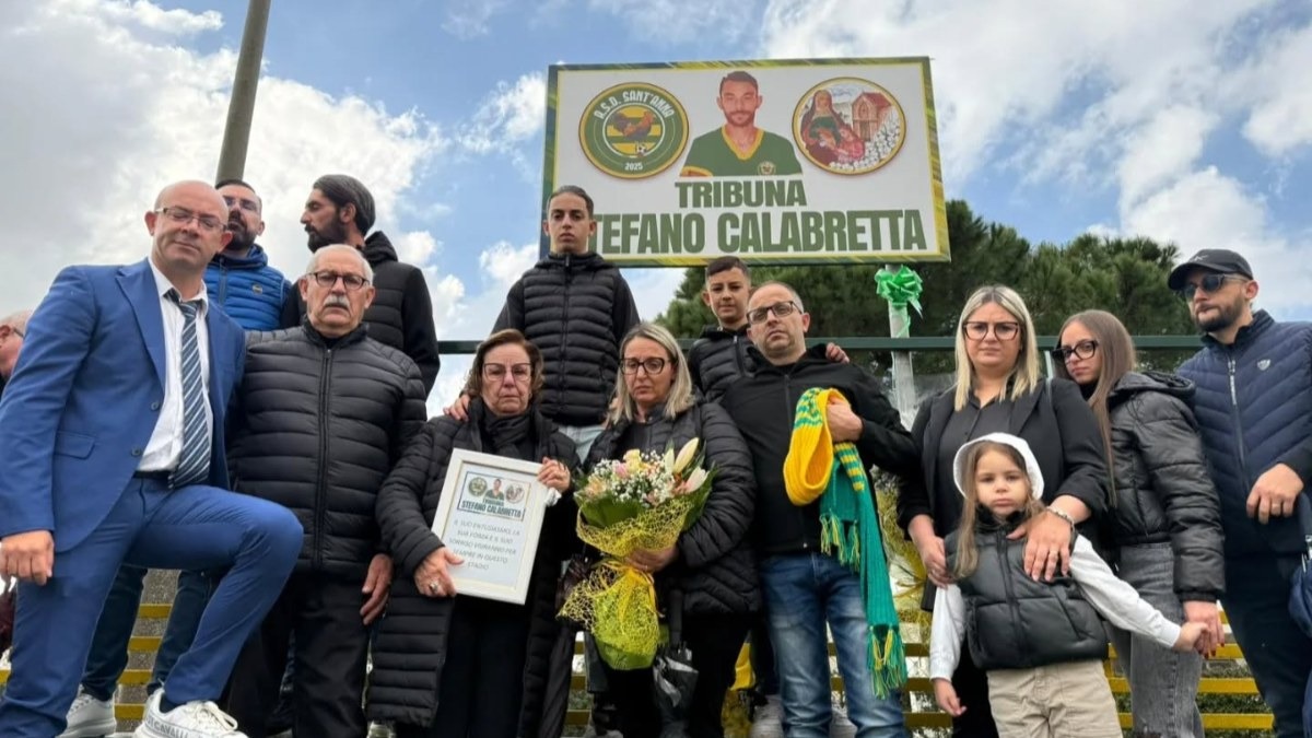 Sant’Anna dedica la tribuna dello stadio a Stefano Calabretta - 