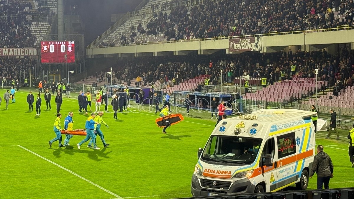#SalernitanaCrotone 0-0 |  Paura per Marco Villa: trauma cranico ma condizioni stabili - 