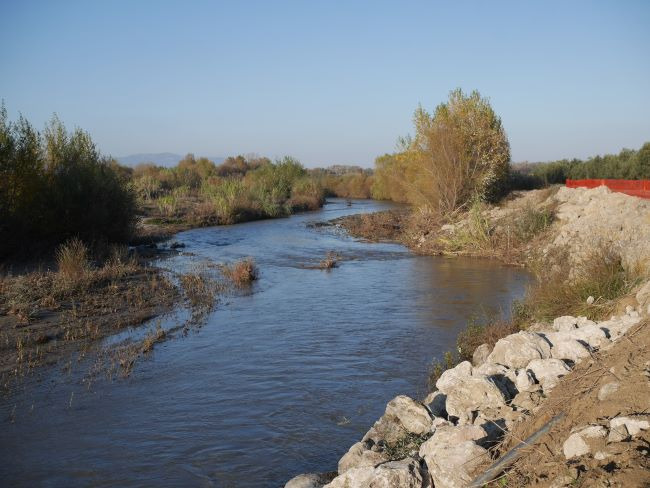 Cassano all’Ionio – Avviati i lavori di messa in sicurezza degli argini del Crati - 