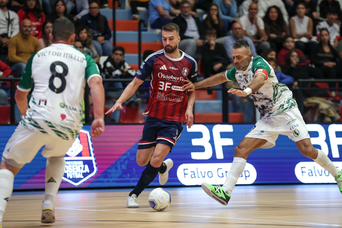 Pirossigeno Cosenza, accolto il ricorso dei lupi: vittoria 6-0 sulla Sandro Abate Avellino - 