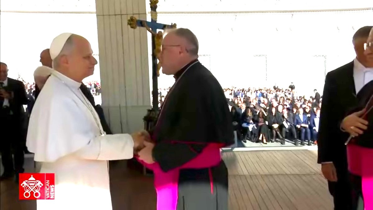 (VIDEO) Papa Leone accoglie la diocesi di Crotone–Santa Severina e l’Arcivescovo Torriani a Piazza San Pietro - 