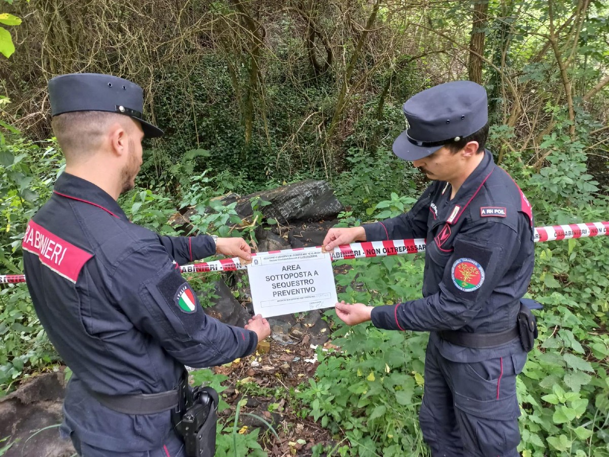 Carabinieri Catanzaro: scoperta una discarica abusiva e intensificati i controlli ambientali - 