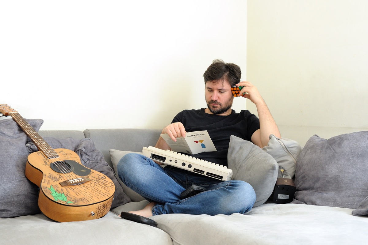 Il crotonese Renato Caruso presenta il nuovo libro dedicato a Pitagora e alla musica - 