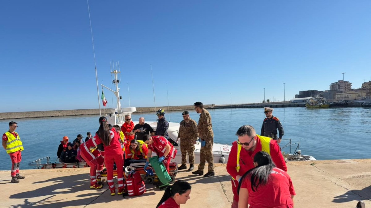 Crotone, simulazione di emergenza in mare con l’esercitazione AIRSUBSAREX 2025 - 