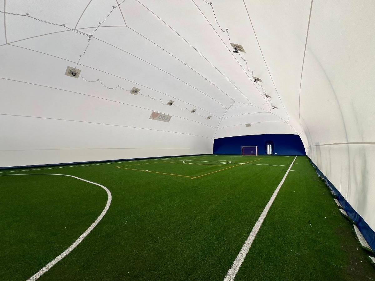 Lago, completata la copertura del campo di calcetto: “Un passo avanti per la qualità della vita nel nostro paese” - 