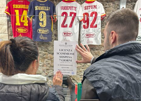 Catanzaro - Locale di scommesse faceva giocare minorenni, licenza sospesa - 