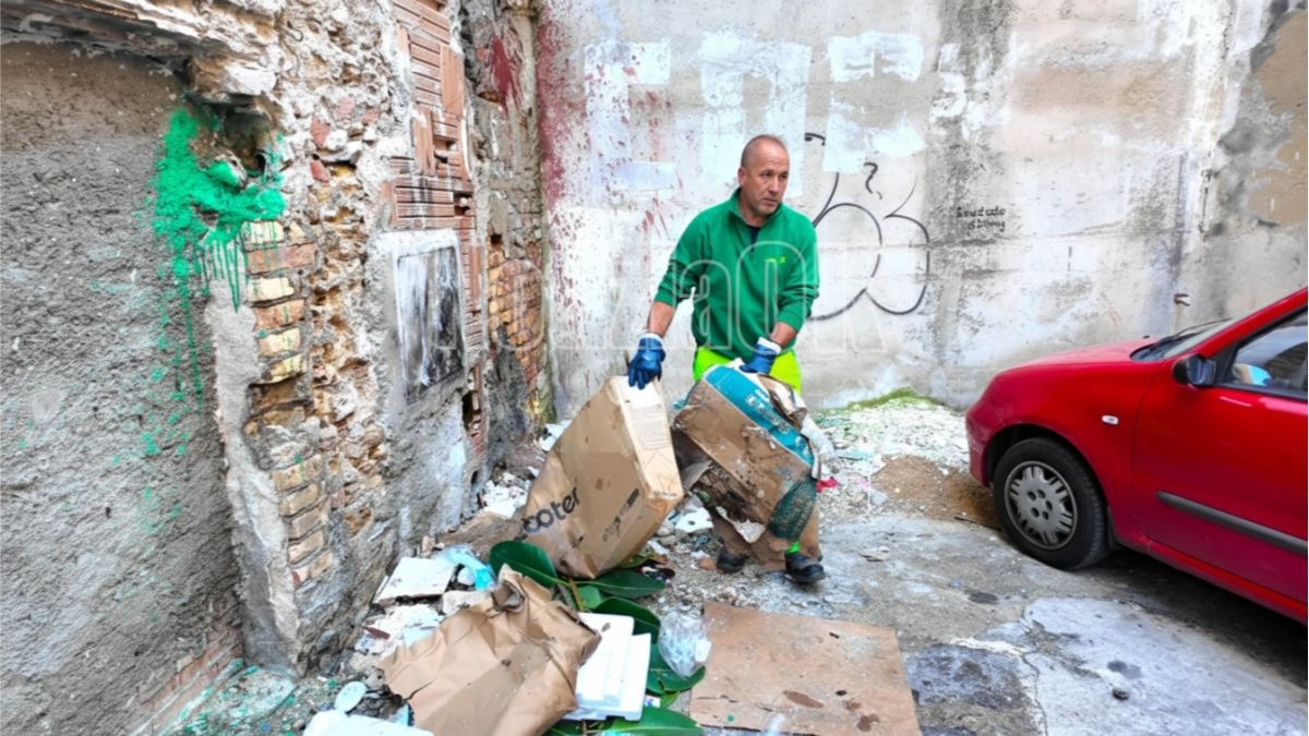 Crotone - Uniti per la pulizia nel centro storico, Padula (Akrea): “Non è solo controllo, ma supporto ai cittadini” - 