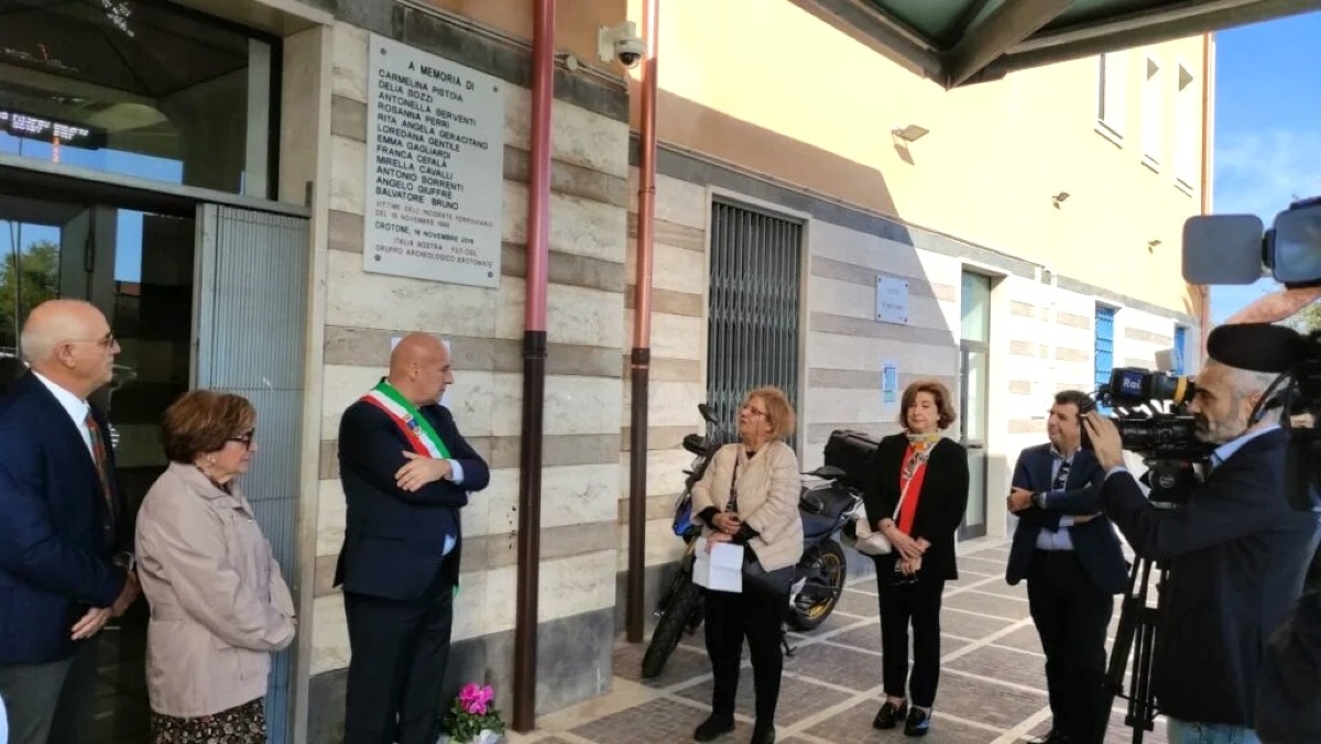 Crotone si ritrova per ricordare e chiedere un futuro migliore per la Jonica - 