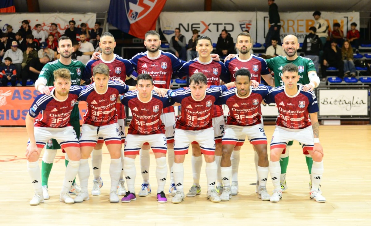 Calcio a 5 - Sconfitta rocambolesca per i lupi: al PalaLavinium finisce 4-3 per la Fortitudo Pomezia - 