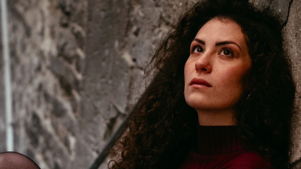 “Attraverso”: il nuovo album della cantautrice calabrese Lei in uscita il 21 novembre - 