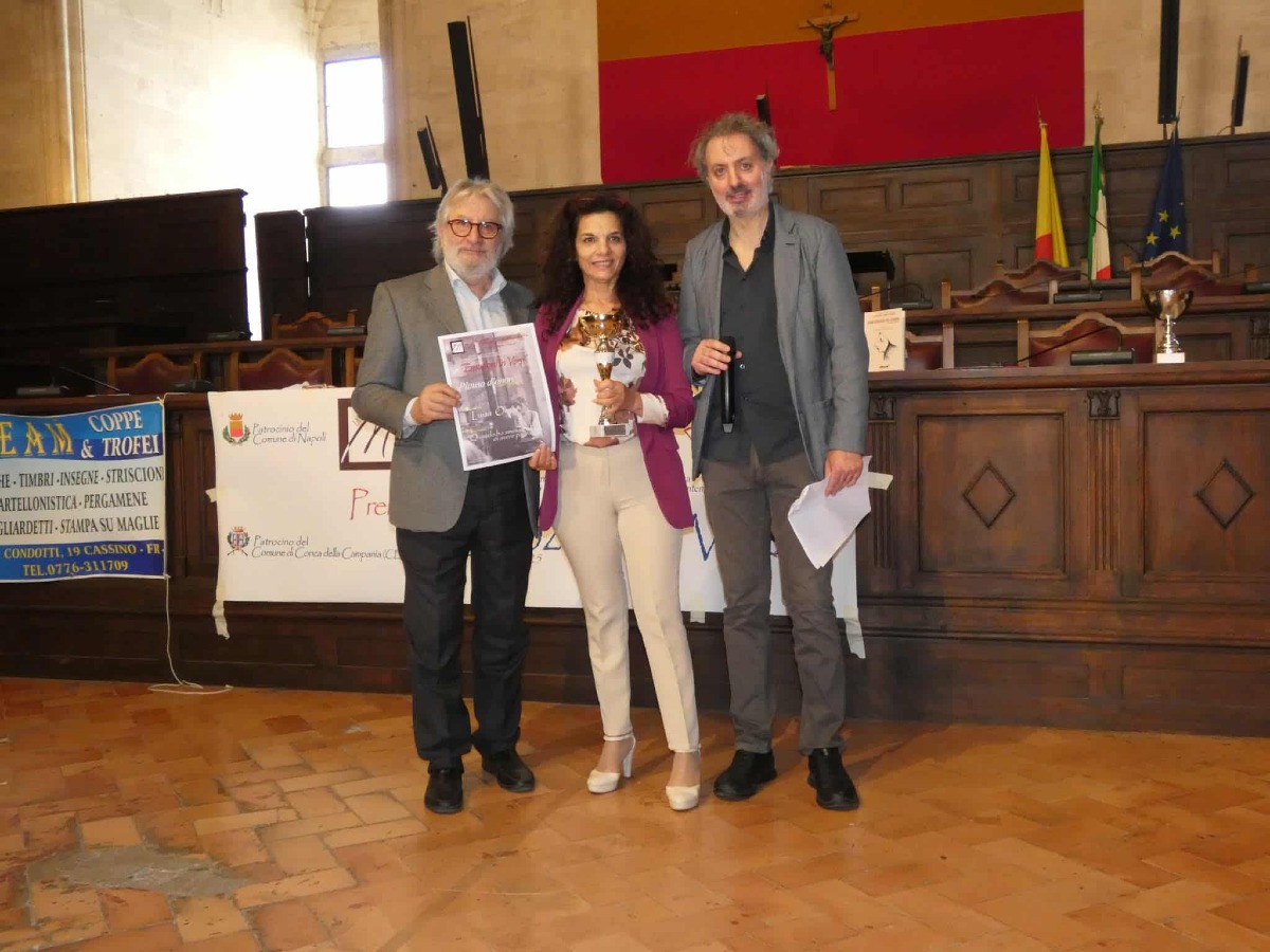 Luisa Olivo premiata al Maschio Angioino: emozioni e poesia nell'ottava edizione di “Emozioni in Versi” - 