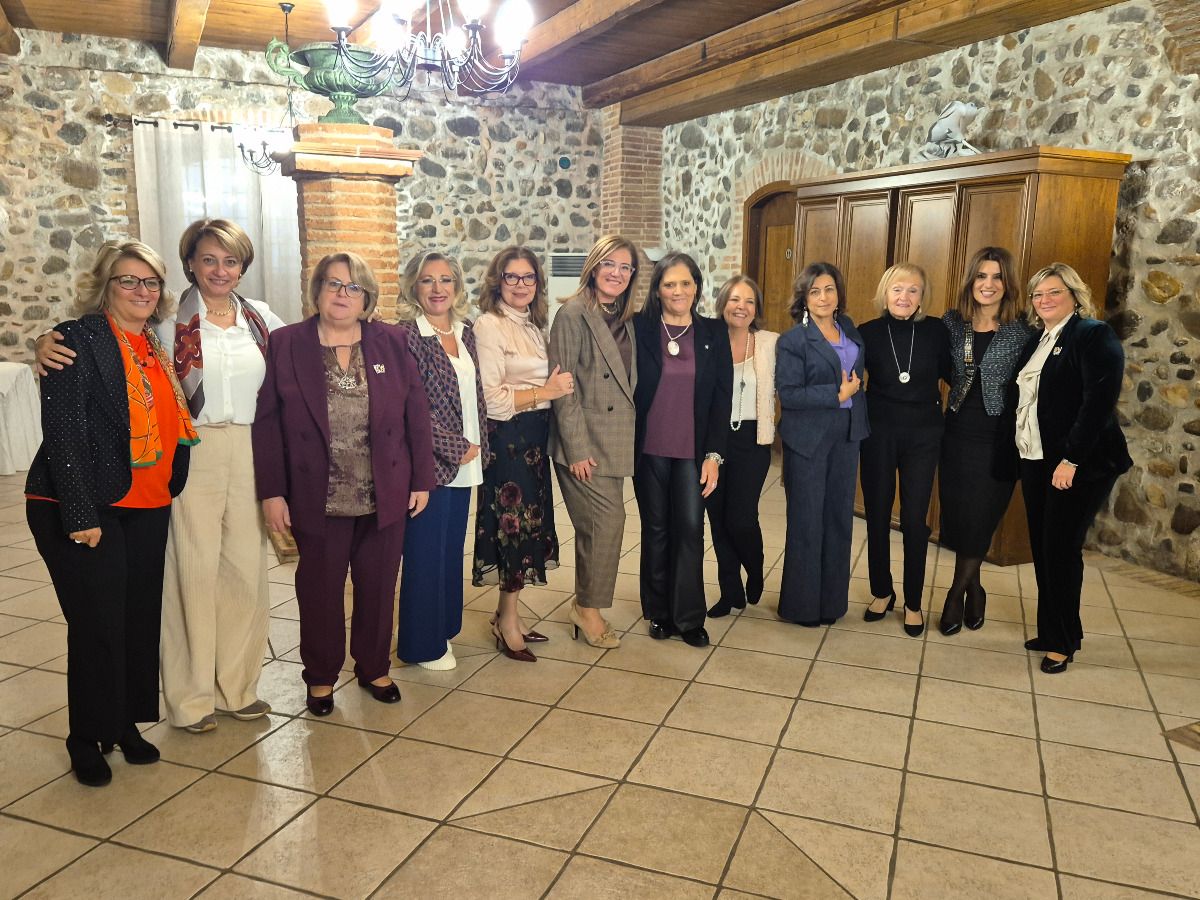 Passaggio di consegne nella FIDAPA Rossano - 