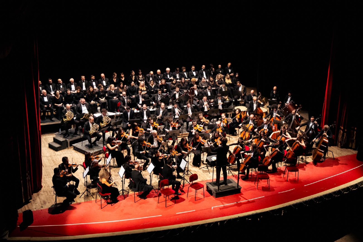 “Eroi, Sogni e Leggende”: l’Orchestra Sinfonica Brutia omaggia le colonne sonore di Hollywood - 